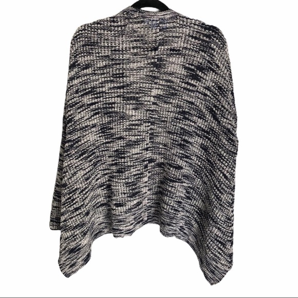 Vera Wang cardigan size medium - Picture 3 of 8